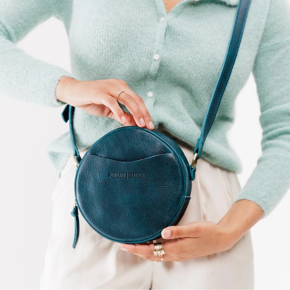 Brand New Portland Leather Vibrant Blue Small Circle Crossbody - Picture 9 of 9